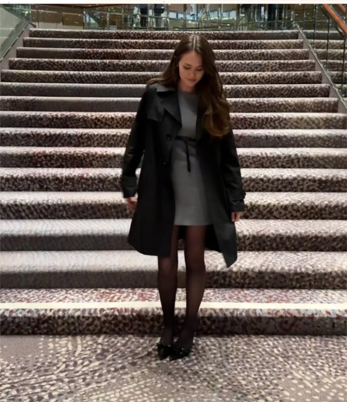 Olivia Sanabia in pantyhose