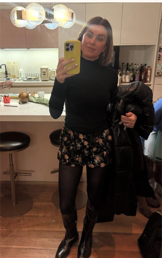 Orla Chennaoui in pantyhose