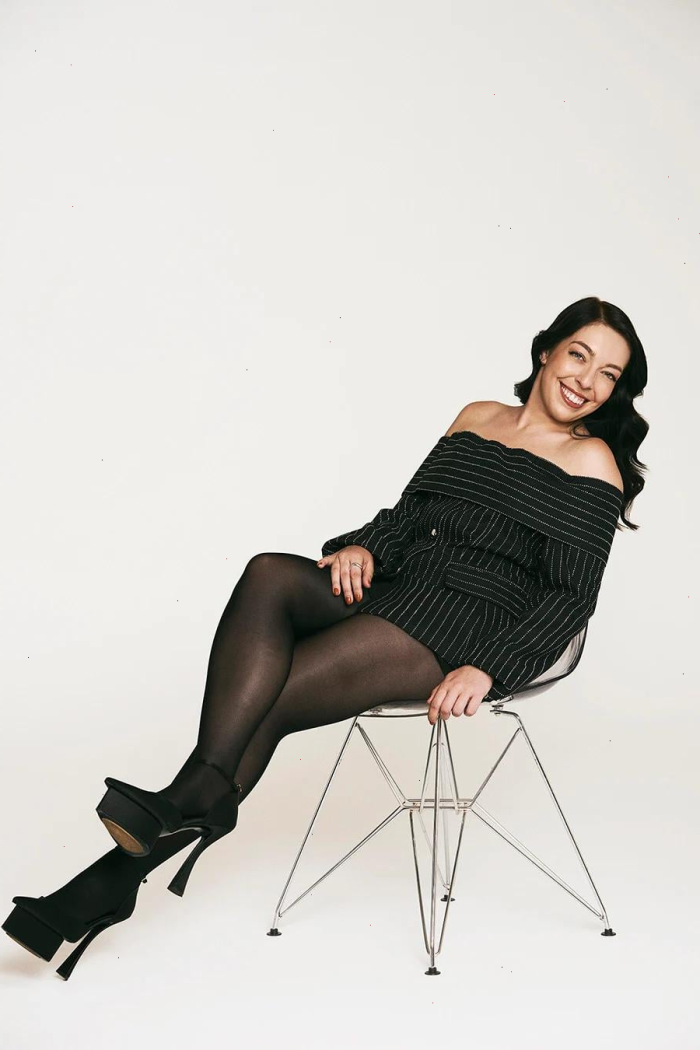 Amanda Golka in pantyhose