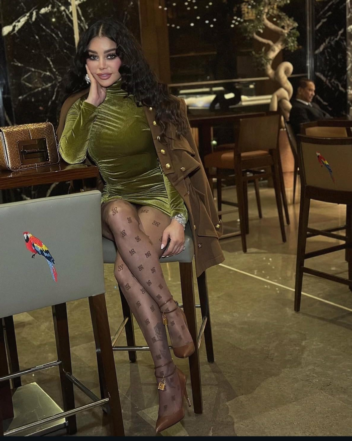 Haifa Wehbe in pantyhose