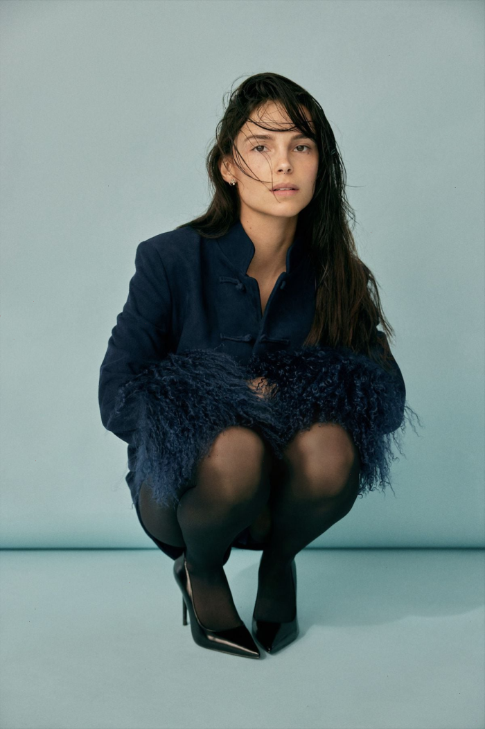 Inde Navarette in pantyhose