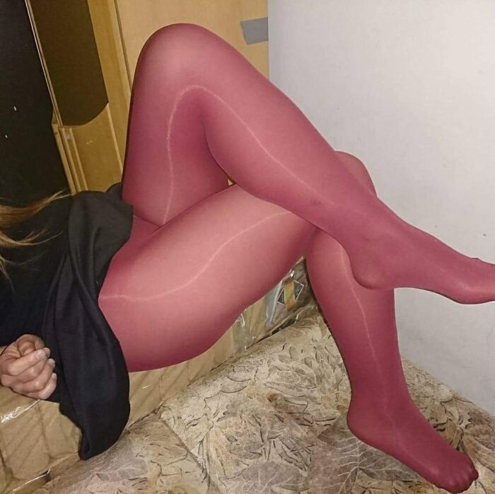 Pretty pantyhose girl