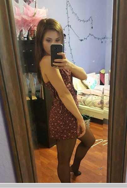 pantyhose-pictures-selfies-in-pantyhose-16