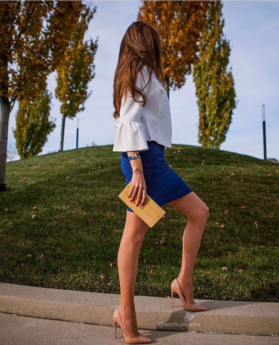 Stunning pantyhose woman