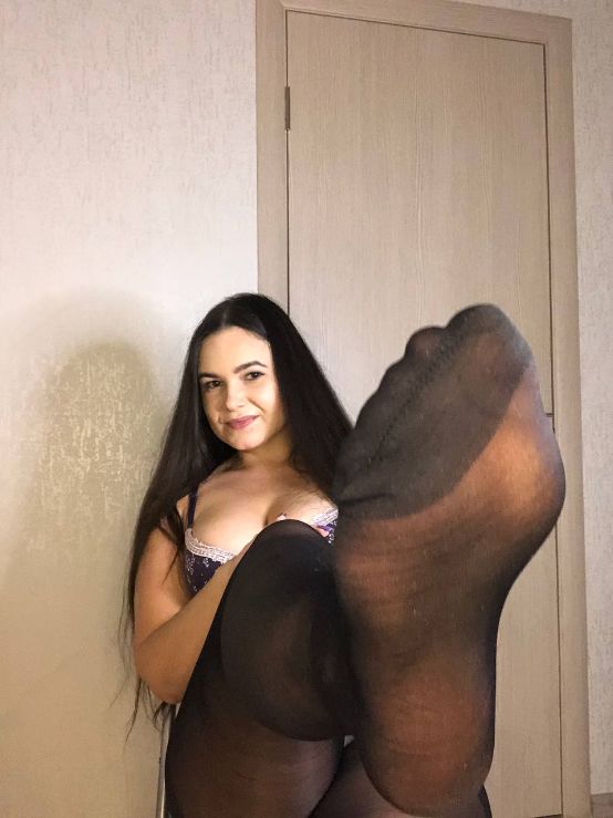 Do you like the way I look in pantyhose