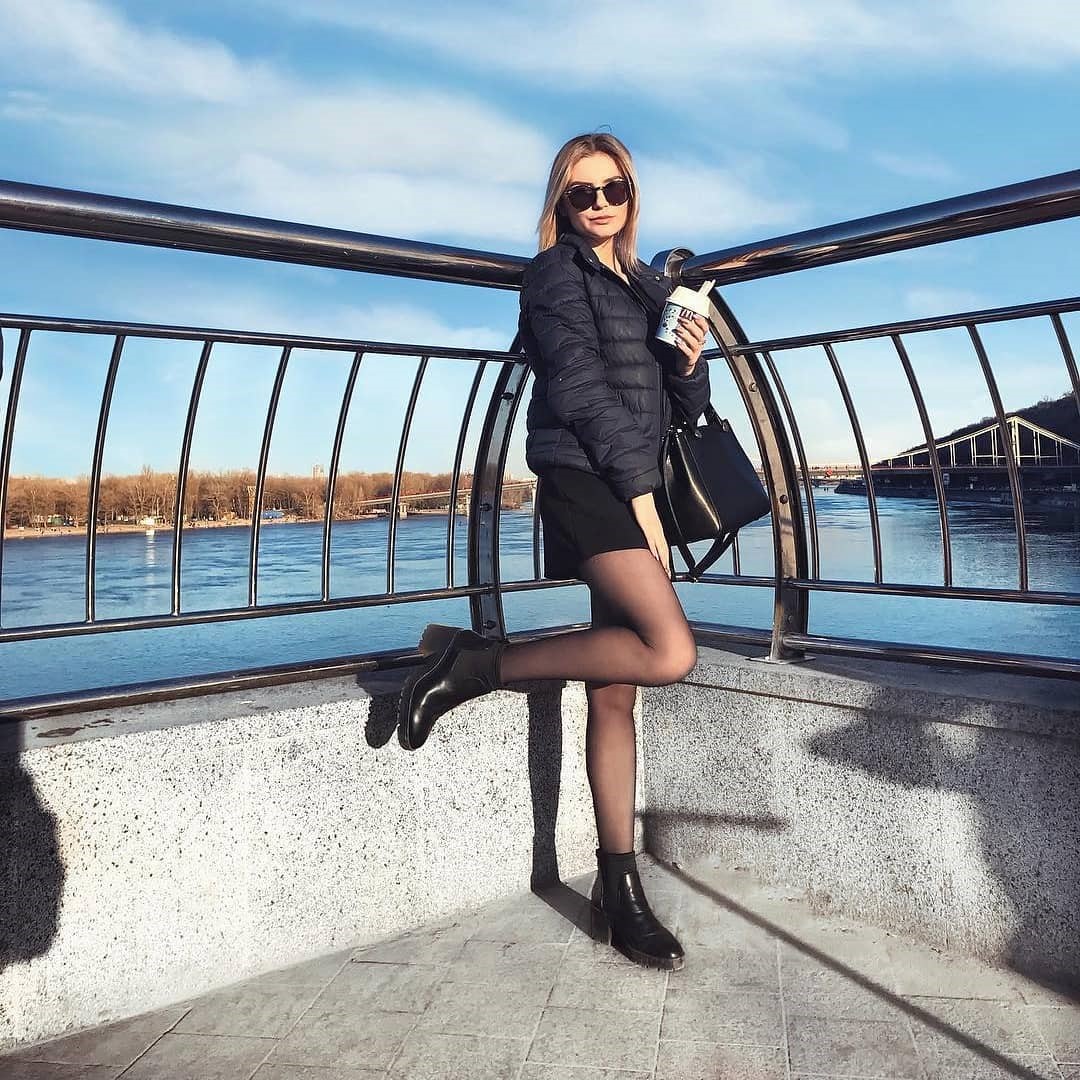 Sexy nylon girl