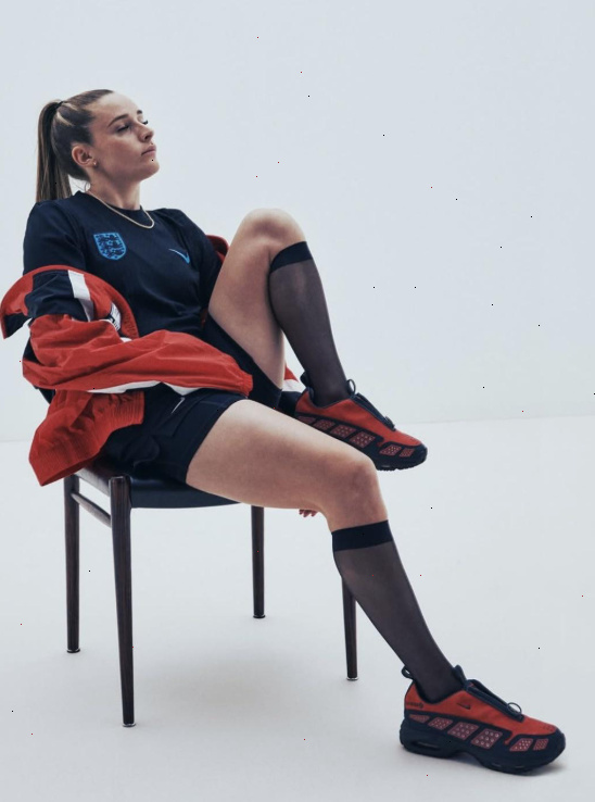 Ella Toone in pantyhose