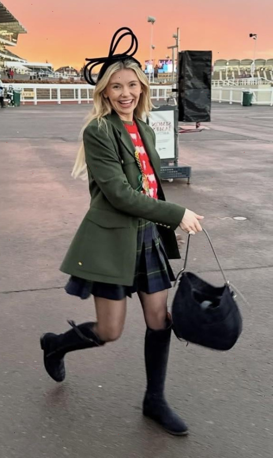 Georgia Toffolo in pantyhose