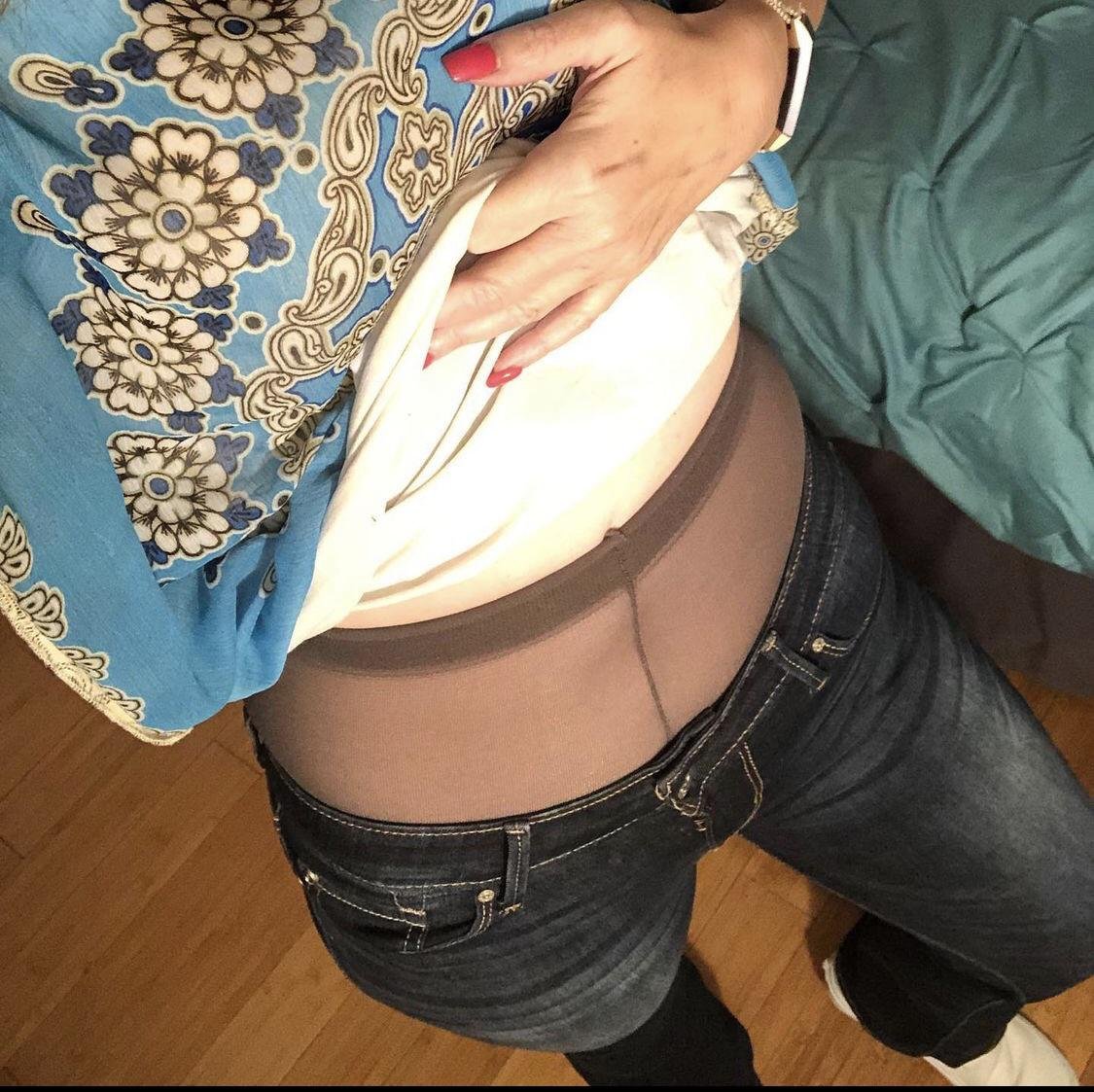 She loves pantyhose