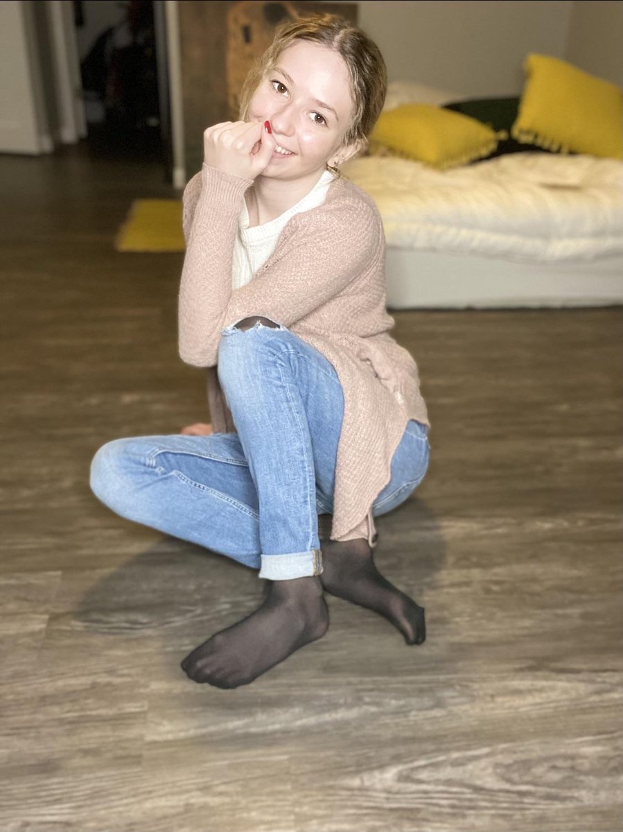 Stunning pantyhose woman